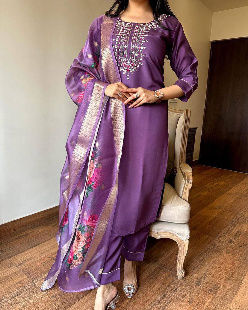 Elegant Purple Embroidered Chanderi Silk Kurta Set with Floral Jacquard Butti Dupatta – Ethnic Wear for Festive & Wedding Occasions