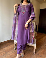Elegant Purple Embroidered Chanderi Silk Kurta Set with Floral Jacquard Butti Dupatta – Ethnic Wear for Festive & Wedding Occasions