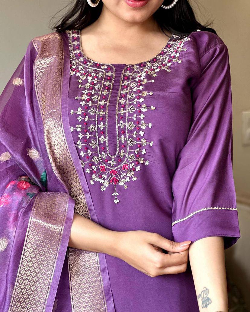 Elegant Purple Embroidered Chanderi Silk Kurta Set with Floral Jacquard Butti Dupatta – Ethnic Wear for Festive & Wedding Occasions