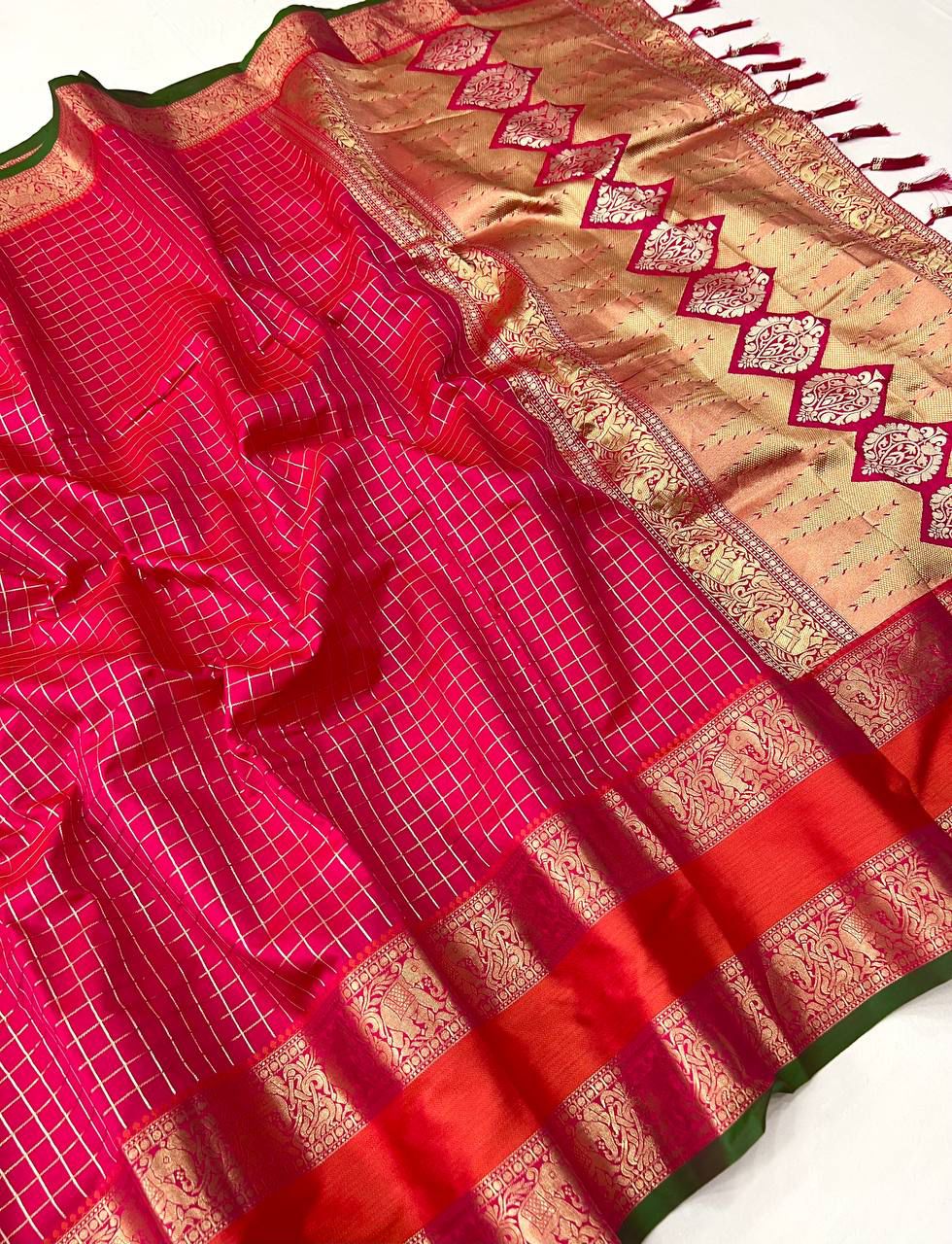 pink Soft Silk Saree with Golden Zari Weaving and Rich Pallu