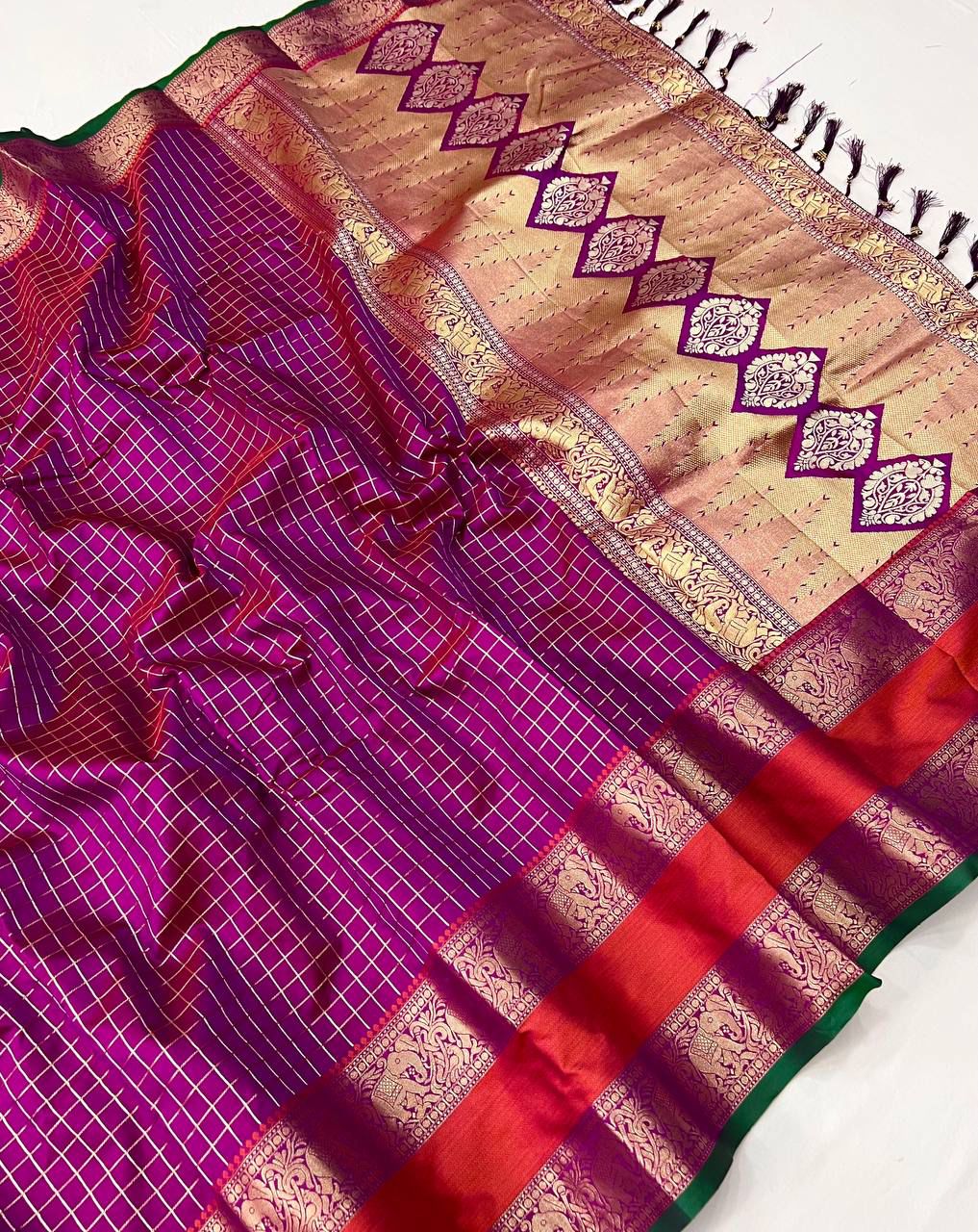 Pink SoftBanarasi Silk Saree with Golden Zari and all over Chex Weaving and Rich Pallu saree for women