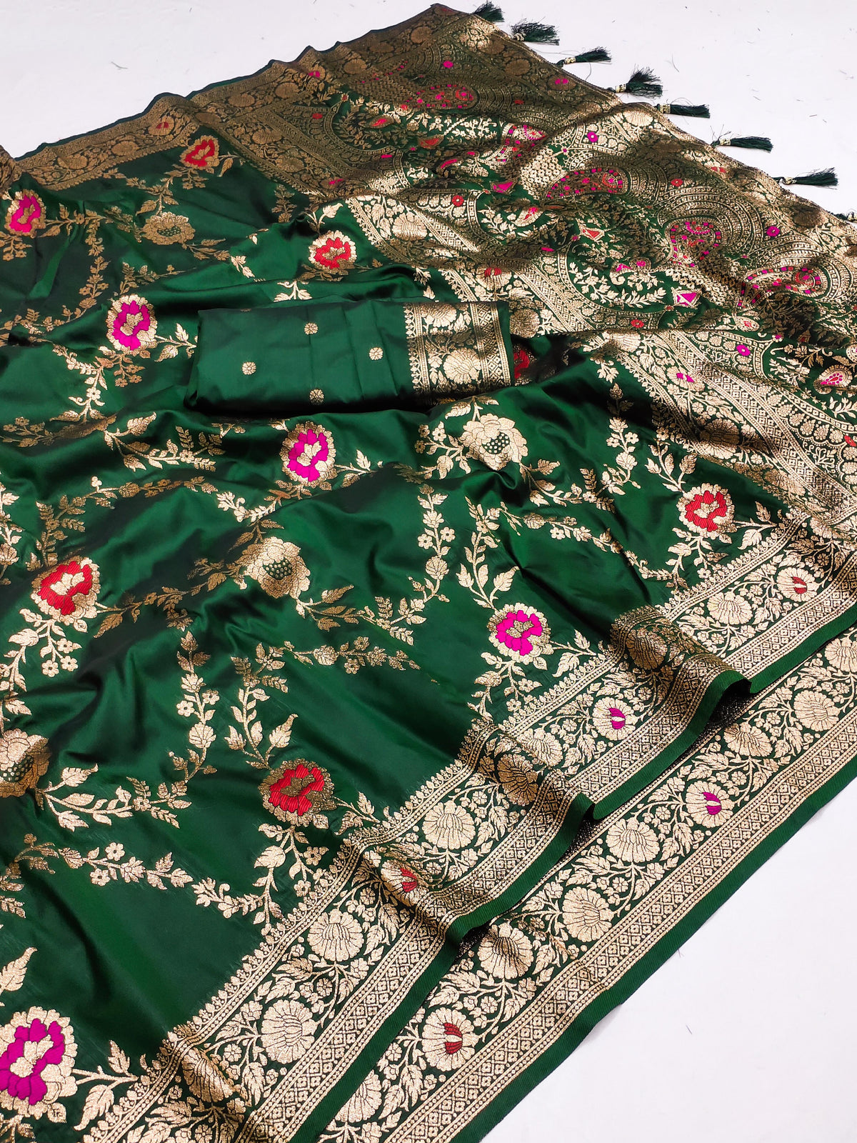 Elegant Green Banarasi Soft Silk Saree with Golden Zari Weaving Saree
