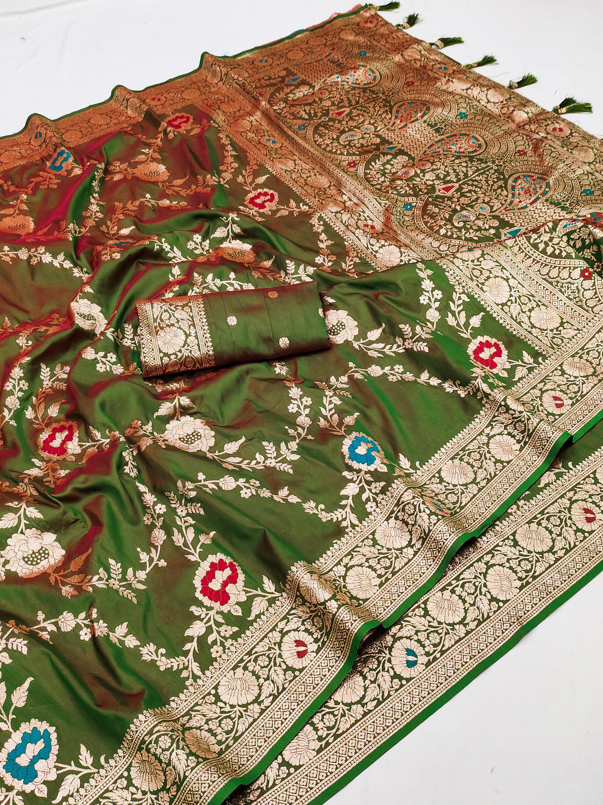 Elegant Mehendi Green Banarasi Soft Silk Saree