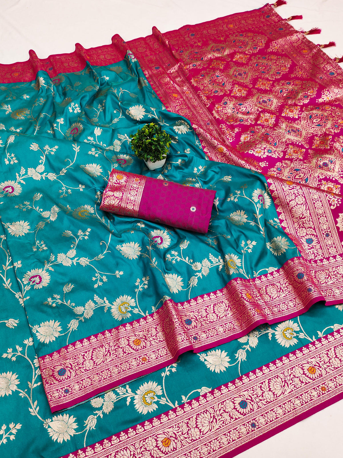 Graceful Firozi Banarasi Silk Saree with Pink Contrast Border Saree