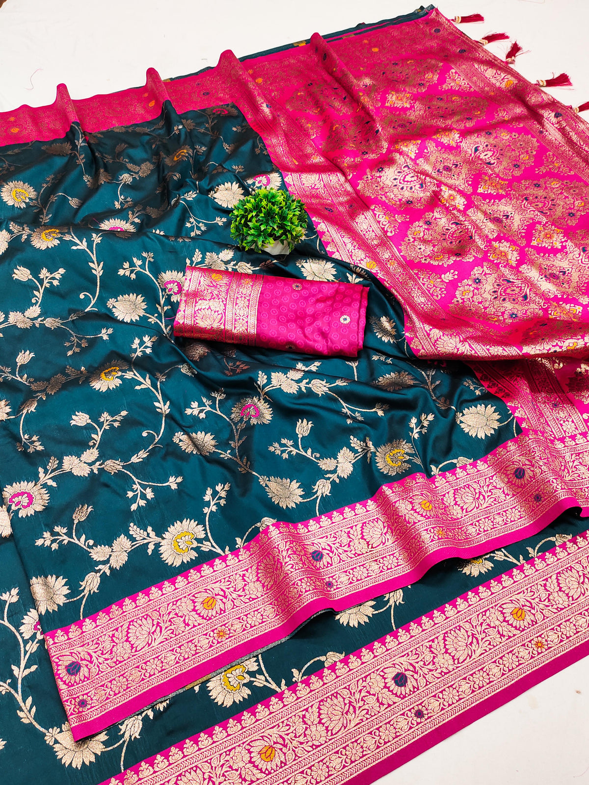 Exquisite Teal and Pink Banarasi Silk Saree Regal Blend of Tradition Elegance saree