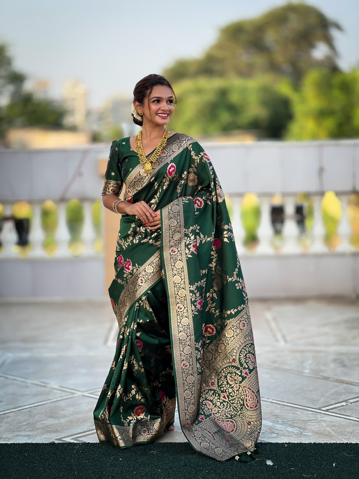 Elegant Green Banarasi Soft Silk Saree with Golden Zari Weaving Saree