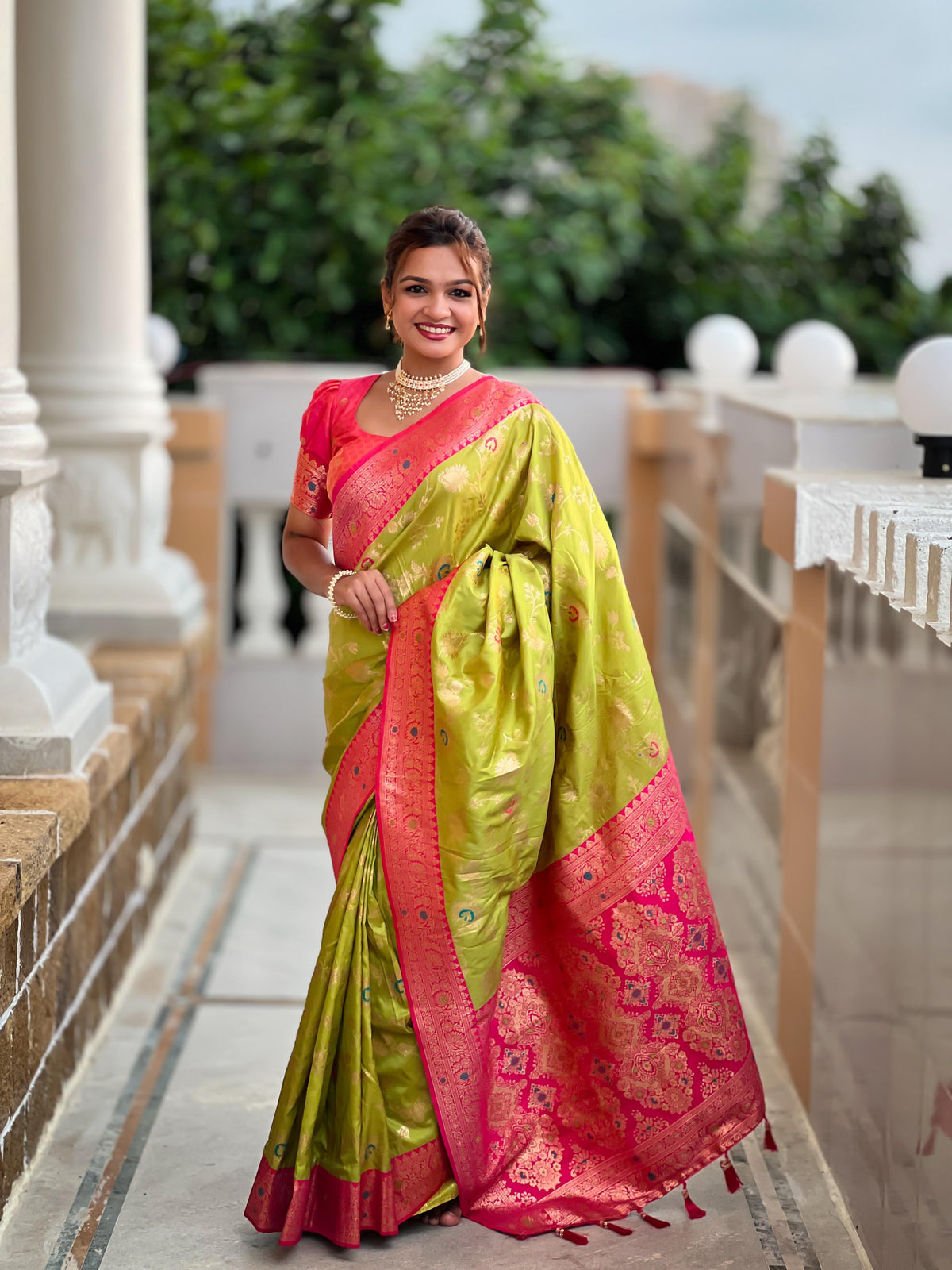 Elegant Green and Pink Banarasi Silk Saree with Zari and Meenakari Weaving